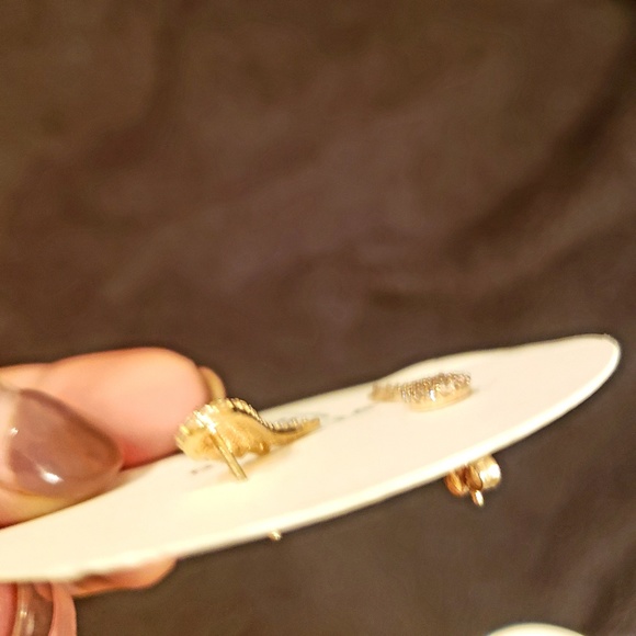 NWT! B.b. Lila Crystal pave wing stud earrings - Picture 5 of 6